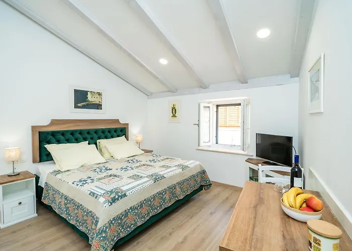 Solis Rooms Old Town